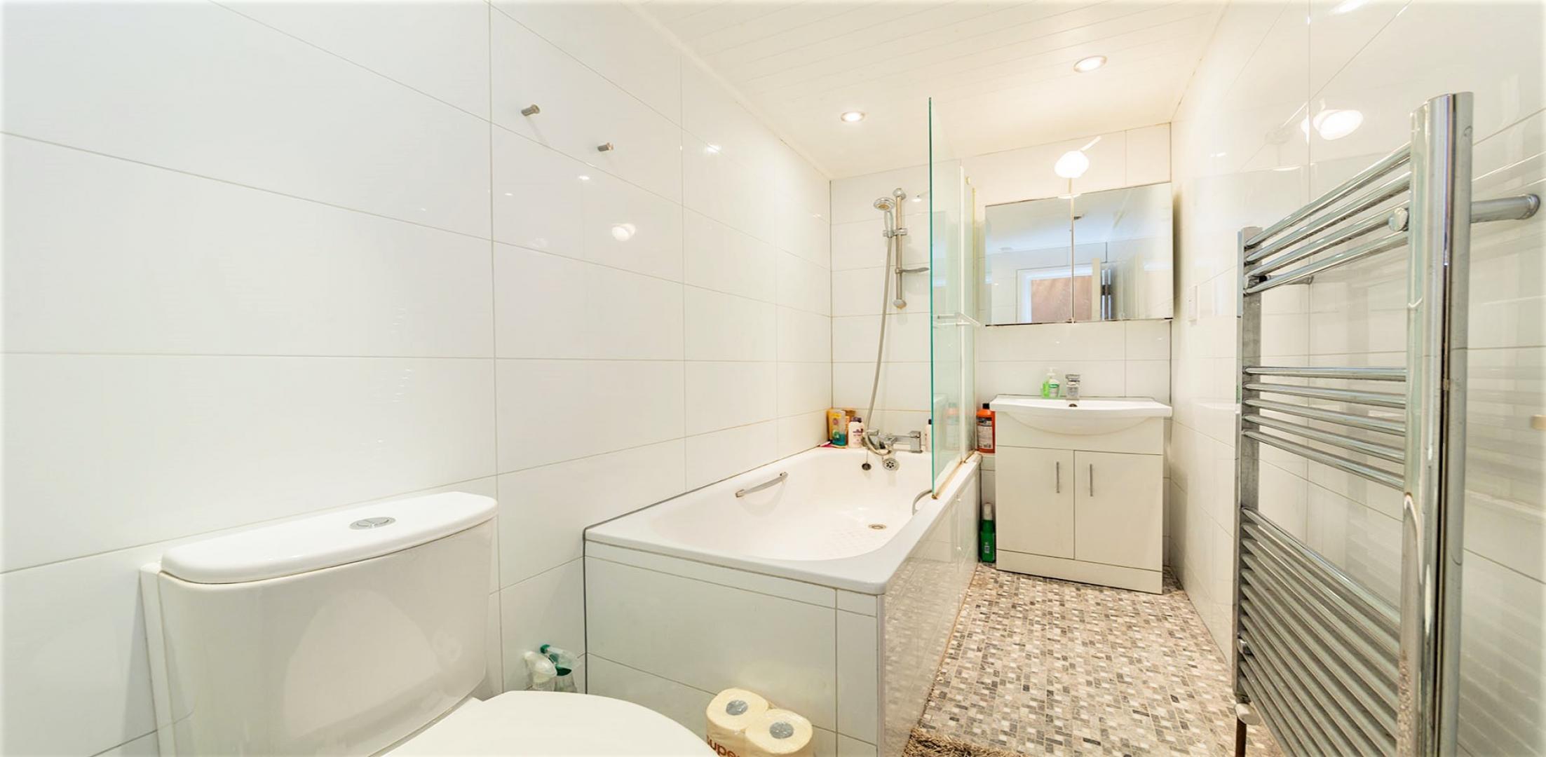 			3 Bedroom, 1 bath, 1 reception Flat			 Stanley Gardens, Willesden Green